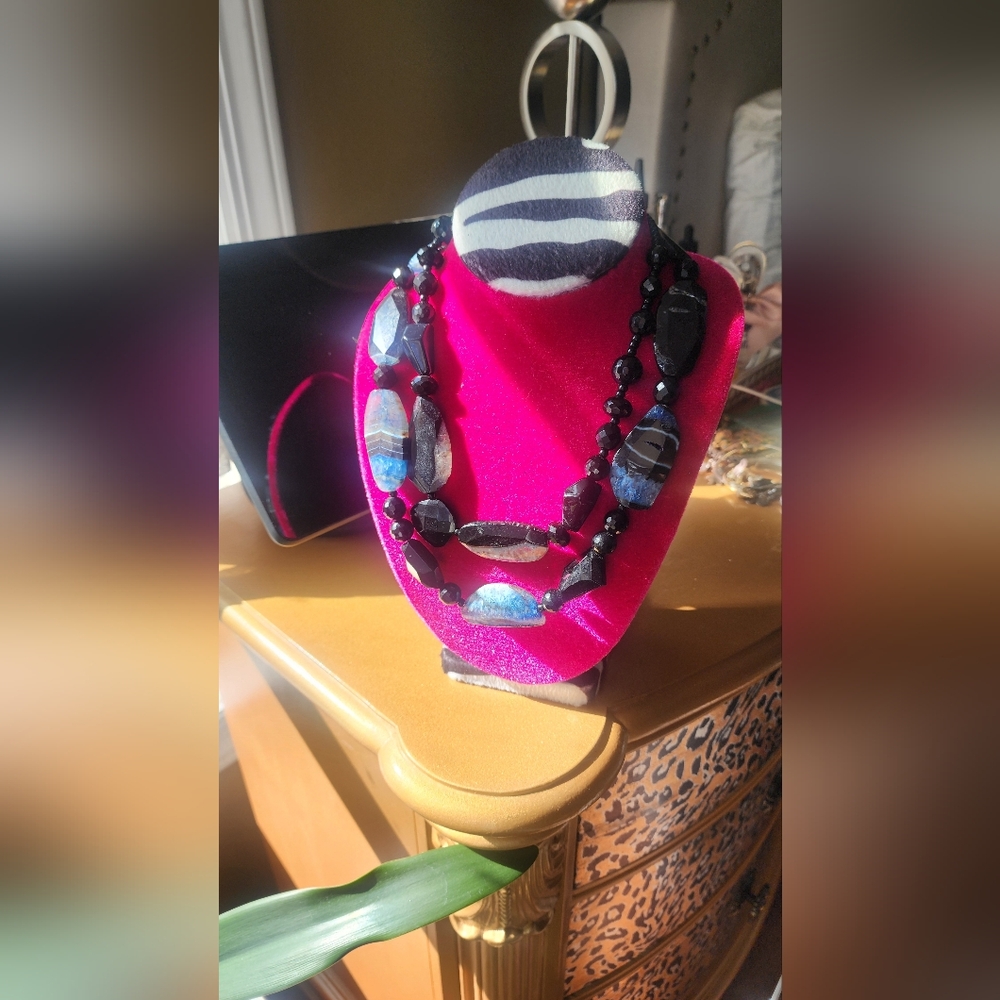 Black and blue agate necklace